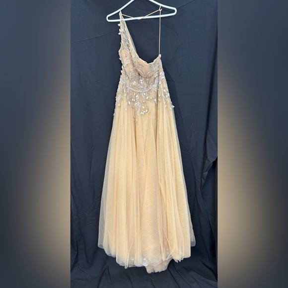 Mac Duggal 11210 NWOT EMBELLISHED ONE SHOULDER A LINE GOWN - Picture 4 of 8